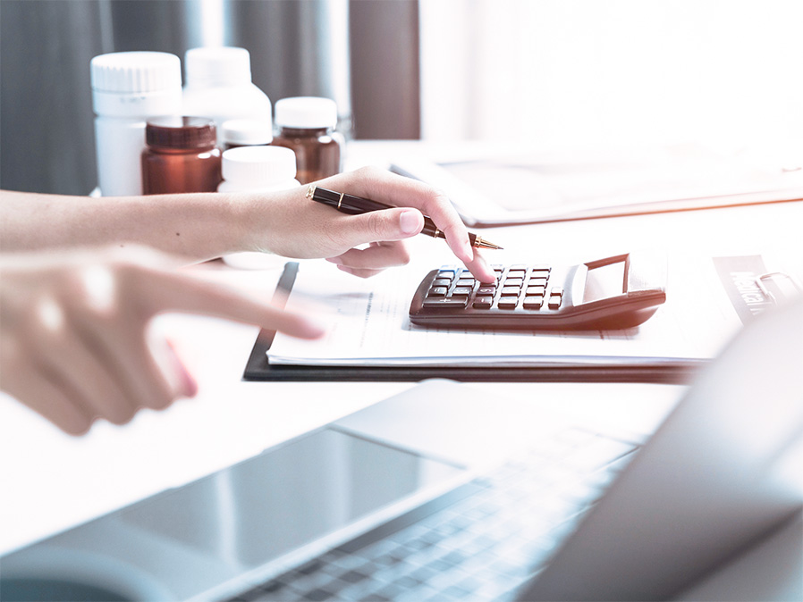 本部で薬局の在庫状況を一括管理